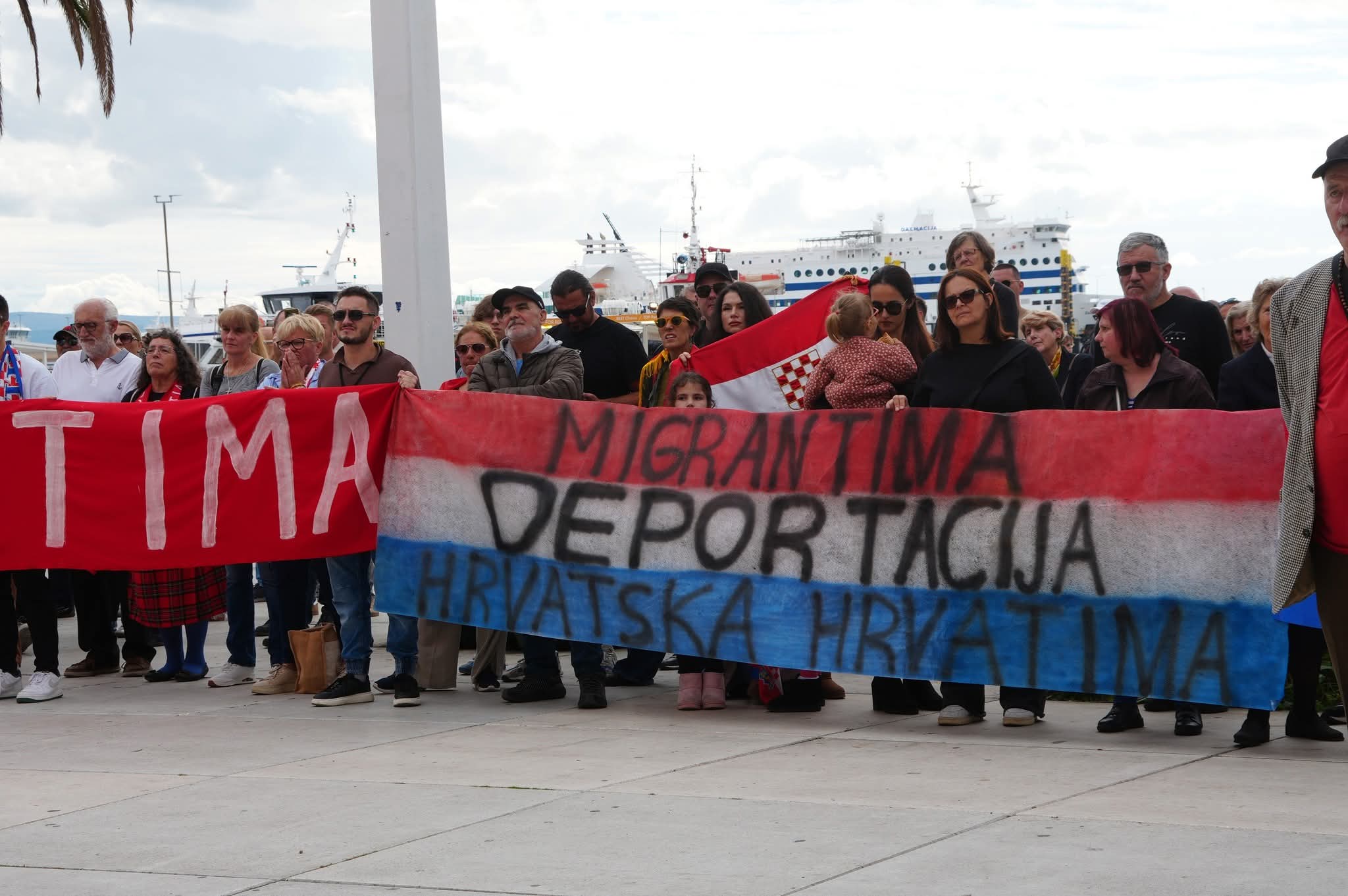 Protest in Split on the Riva 6